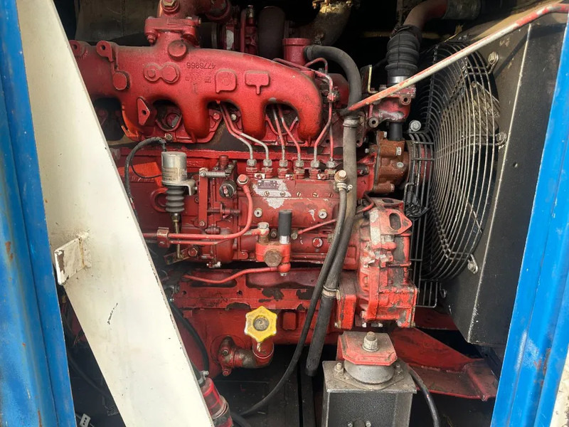 Set gjeneratori Iveco 8061 Leroy Somer 85 kVA Silent generatorset: foto 13