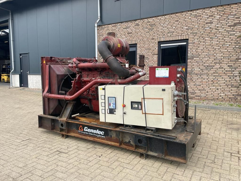 Iveco 8210 DRI 26 Marelli 300 kVA generatorset - Set gjeneratori: foto 4 Iveco 8210 DRI 26 Marelli 300 kVA generatorset - Set gjeneratori: foto 4