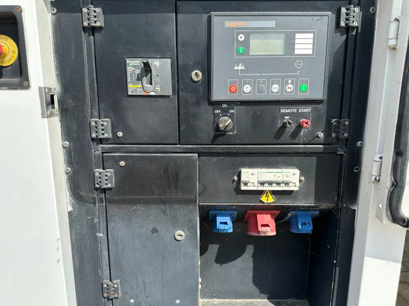 Iveco FPT F32 AM1A Leroy Somer 32 kVA Silent generatorset 216 hours ! - Set gjeneratori: foto 2 Iveco FPT F32 AM1A Leroy Somer 32 kVA Silent generatorset 216 hours ! - Set gjeneratori: foto 2