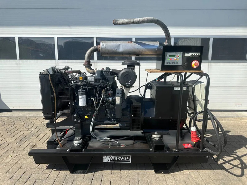 Iveco FPT NEF45 SM1A.A007 Himoinsa Stamford 66 kVA generatorset - Set gjeneratori: foto 1 Iveco FPT NEF45 SM1A.A007 Himoinsa Stamford 66 kVA generatorset - Set gjeneratori: foto 1