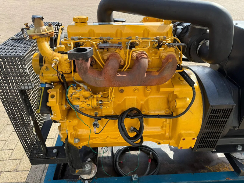 John Deere 4039 DF 008 Stamford 42.5 kVA generatorset - Set gjeneratori: foto 4 John Deere 4039 DF 008 Stamford 42.5 kVA generatorset - Set gjeneratori: foto 4