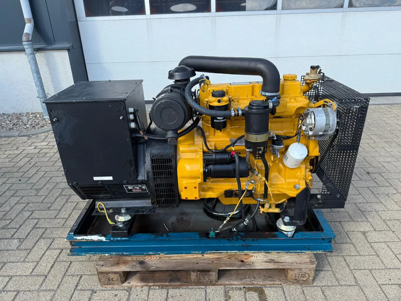 John Deere 4039 DF 008 Stamford 42.5 kVA generatorset - Set gjeneratori: foto 1 John Deere 4039 DF 008 Stamford 42.5 kVA generatorset - Set gjeneratori: foto 1