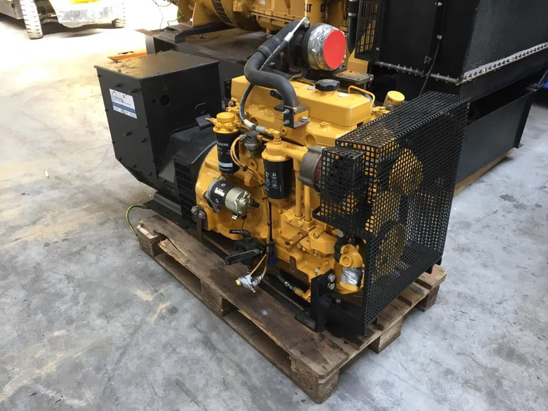 John Deere 4045 TFU 70 Stamford 65 kVA generatorset - Set gjeneratori: foto 5 John Deere 4045 TFU 70 Stamford 65 kVA generatorset - Set gjeneratori: foto 5