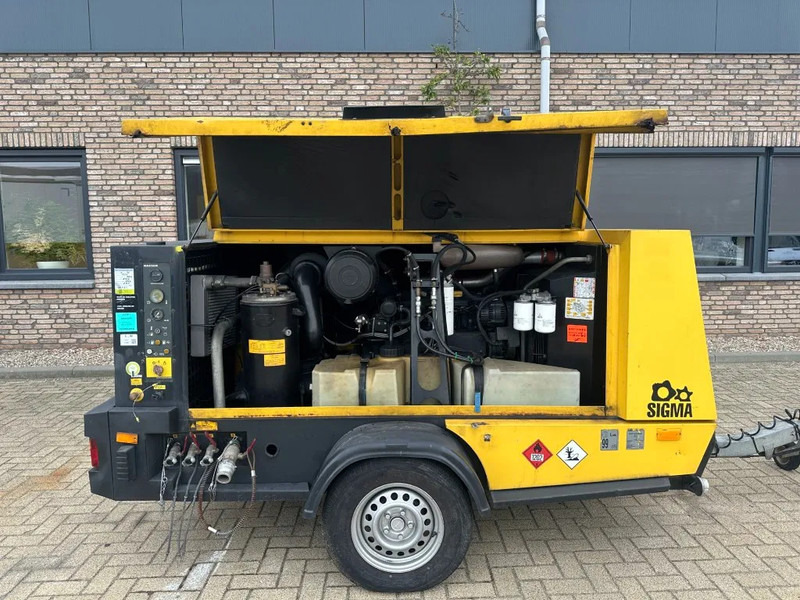 Kaeser M122 Deutz 11.1 m3 / min 10 Bar 83 kW Mobiele Diesel Compressor - Kompresor ajri: foto 2 Kaeser M122 Deutz 11.1 m3 / min 10 Bar 83 kW Mobiele Diesel Compressor - Kompresor ajri: foto 2
