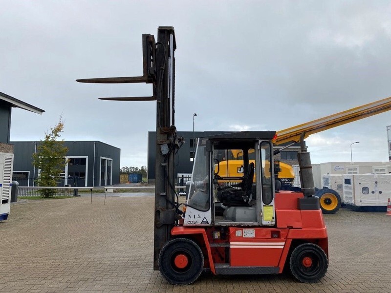 Kalmar DCD 55-6 6 ton Perkins Diesel Sideshift Positioner Freelift Heftruck - Pirun më naftë: foto 3 Kalmar DCD 55-6 6 ton Perkins Diesel Sideshift Positioner Freelift Heftruck - Pirun më naftë: foto 3