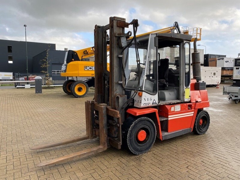 Kalmar DCD 55-6 6 ton Perkins Diesel Sideshift Positioner Freelift Heftruck - Pirun më naftë: foto 2 Kalmar DCD 55-6 6 ton Perkins Diesel Sideshift Positioner Freelift Heftruck - Pirun më naftë: foto 2