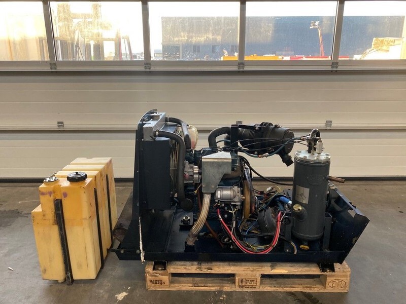 Kubota D1105 Sullair 15.5 kW 7 bar diesel schroefcompressor - Kompresor ajri: foto 1 Kubota D1105 Sullair 15.5 kW 7 bar diesel schroefcompressor - Kompresor ajri: foto 1