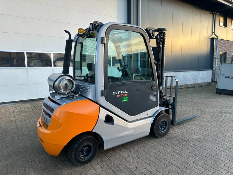 Pirun më gaz Still RX 70-30 T 3 ton Duplex Sideshift LPG Heftruck: foto 7 Pirun më gaz Still RX 70-30 T 3 ton Duplex Sideshift LPG Heftruck: foto 7