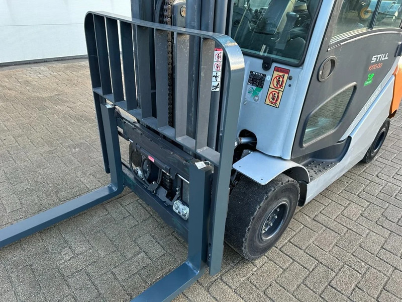 Pirun më gaz Still RX 70-30 T 3 ton Duplex Sideshift LPG Heftruck: foto 11 Pirun më gaz Still RX 70-30 T 3 ton Duplex Sideshift LPG Heftruck: foto 11