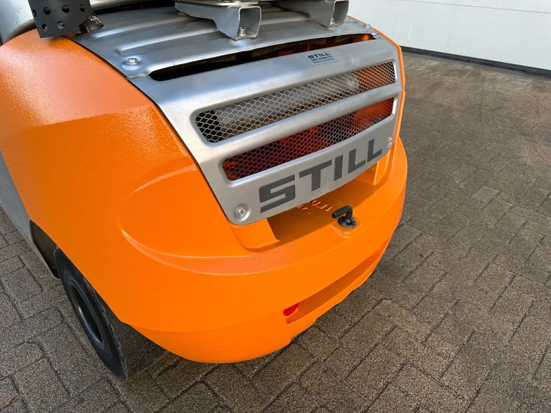 Pirun më gaz Still RX 70-30 T 3 ton Duplex Sideshift LPG Heftruck: foto 18 Pirun më gaz Still RX 70-30 T 3 ton Duplex Sideshift LPG Heftruck: foto 18