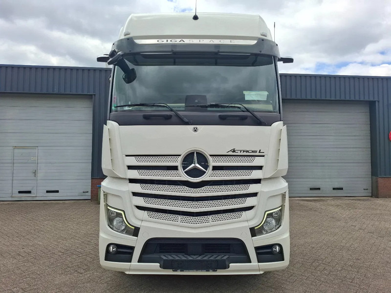 Mercedes-Benz Actros 1845 GIGASPACE more pcs in stock - Gjysmë-kamion: foto 3 Mercedes-Benz Actros 1845 GIGASPACE more pcs in stock - Gjysmë-kamion: foto 3