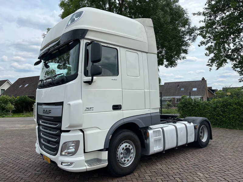 DAF XF 460 FT - Gjysmë-kamion: foto 1 DAF XF 460 FT - Gjysmë-kamion: foto 1