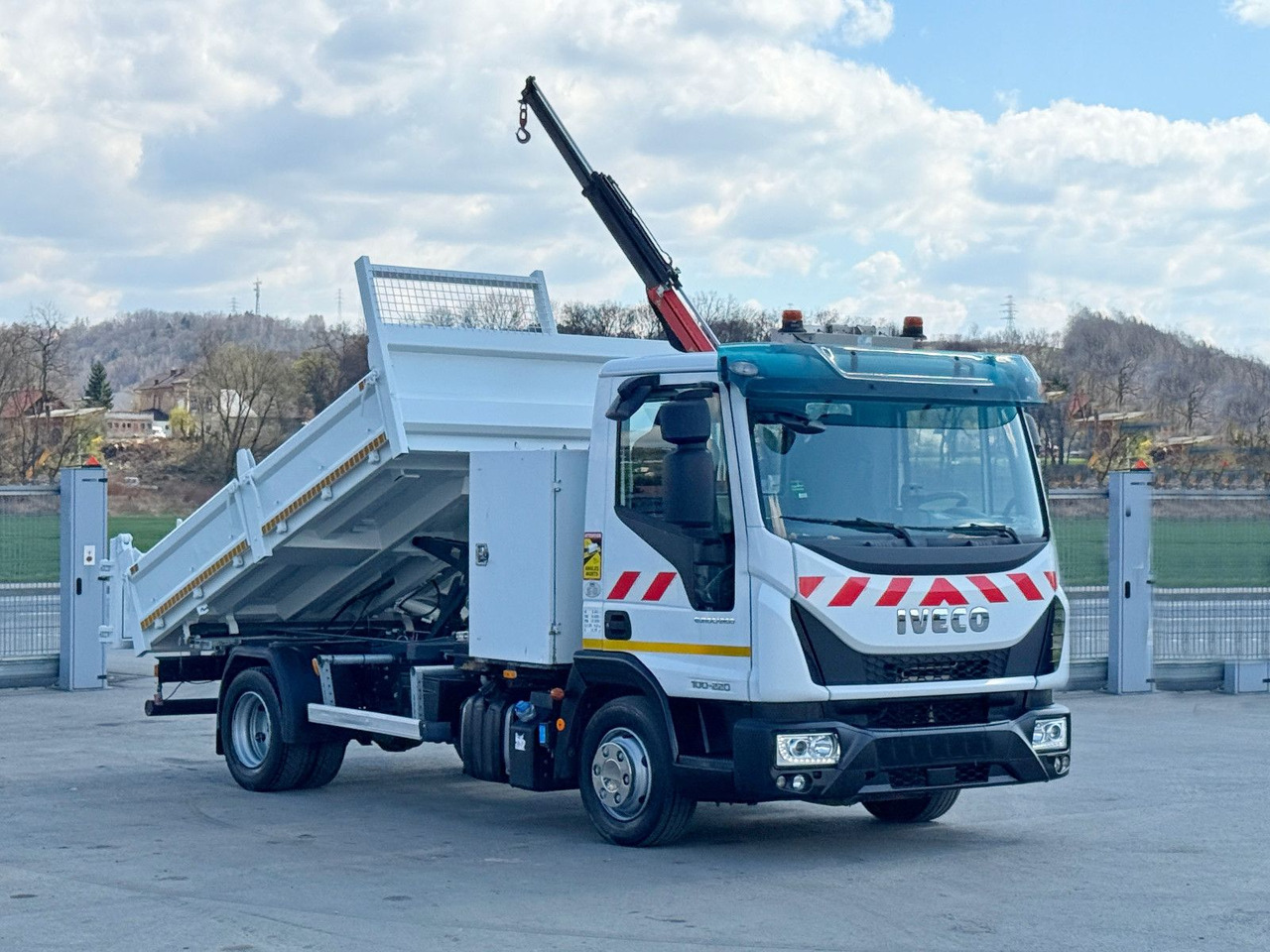 Iveco Eurocargo 100-220 *PC 1500 A * TOPZUSTAND - Kamion me vinç: foto 2 Iveco Eurocargo 100-220 *PC 1500 A * TOPZUSTAND - Kamion me vinç: foto 2