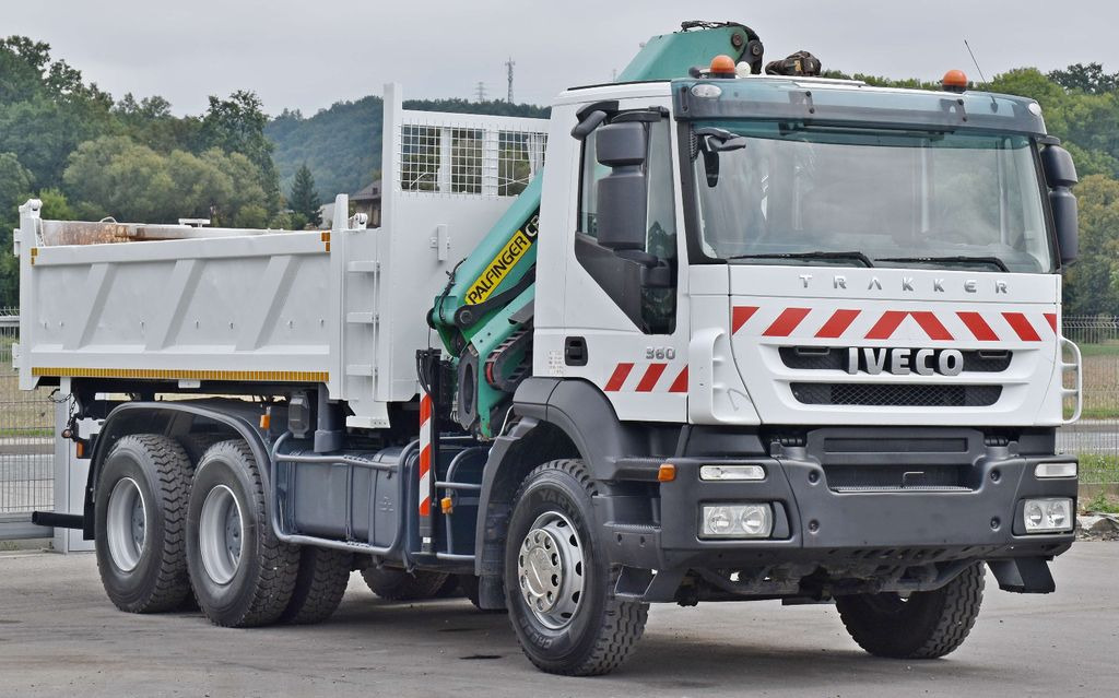Iveco TRAKKER 360 * Kipper 5,20m* PK 16502 / FUNK*6x4 - Kamion vetëshkarkues, Kamion me vinç: foto 4 Iveco TRAKKER 360 * Kipper 5,20m* PK 16502 / FUNK*6x4 - Kamion vetëshkarkues, Kamion me vinç: foto 4