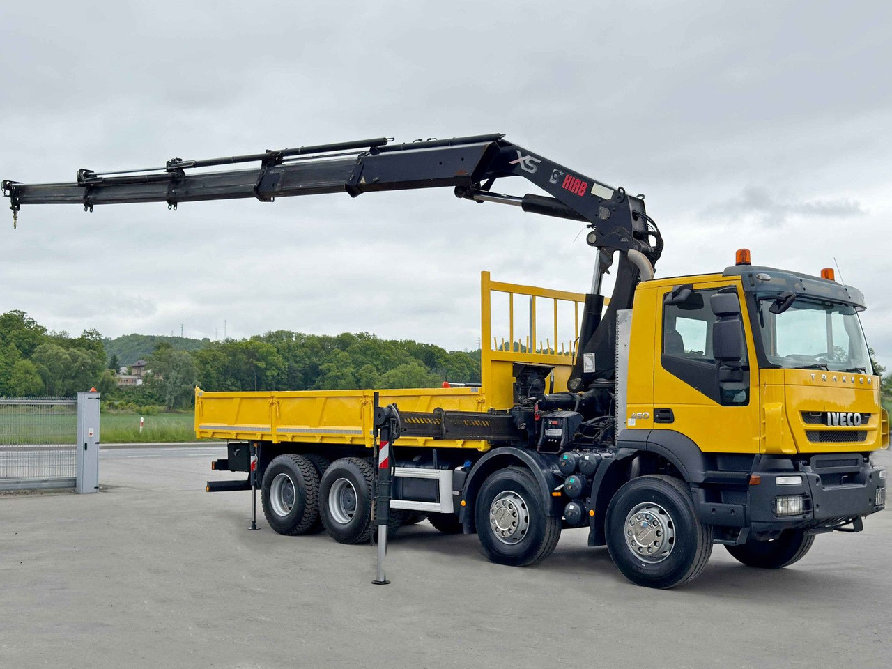 Iveco TRAKKER 450* HIAB 377 EP-4 HIPRO/FUNK/ 8x4 - Kamion me vinç: foto 2 Iveco TRAKKER 450* HIAB 377 EP-4 HIPRO/FUNK/ 8x4 - Kamion me vinç: foto 2