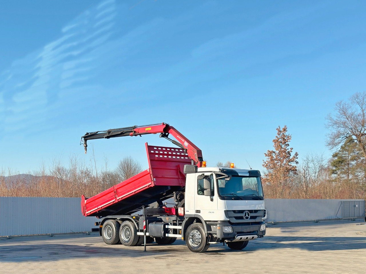 Mercedes-Benz ACTROS 2636* KIPPER 5,25 + BORDMATIC / 6x4 - Kamion me vinç: foto 2 Mercedes-Benz ACTROS 2636* KIPPER 5,25 + BORDMATIC / 6x4 - Kamion me vinç: foto 2