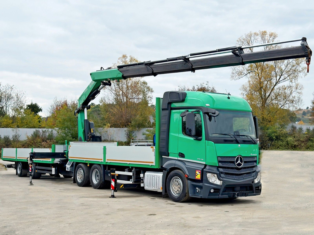 Mercedes-Benz ACTROS 2645* FASSI F345 RA 2.4/FUNK+Anhänger - Kamion me vinç: foto 2 Mercedes-Benz ACTROS 2645* FASSI F345 RA 2.4/FUNK+Anhänger - Kamion me vinç: foto 2