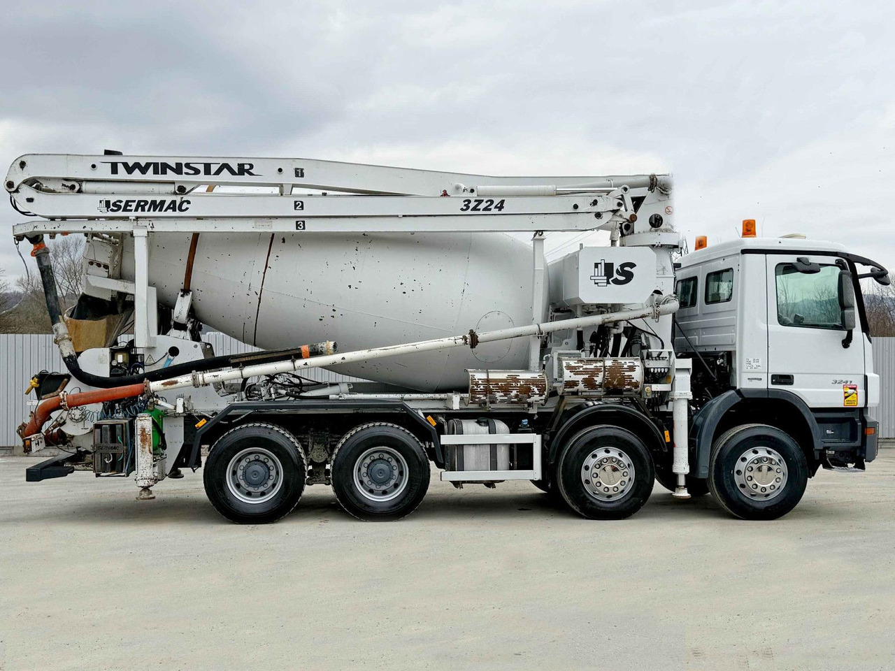 Mercedes-Benz ACTROS 3241 * Betonpumpe 24 m + FUNK / 8x4 - Pompë betoni: foto 3 Mercedes-Benz ACTROS 3241 * Betonpumpe 24 m + FUNK / 8x4 - Pompë betoni: foto 3