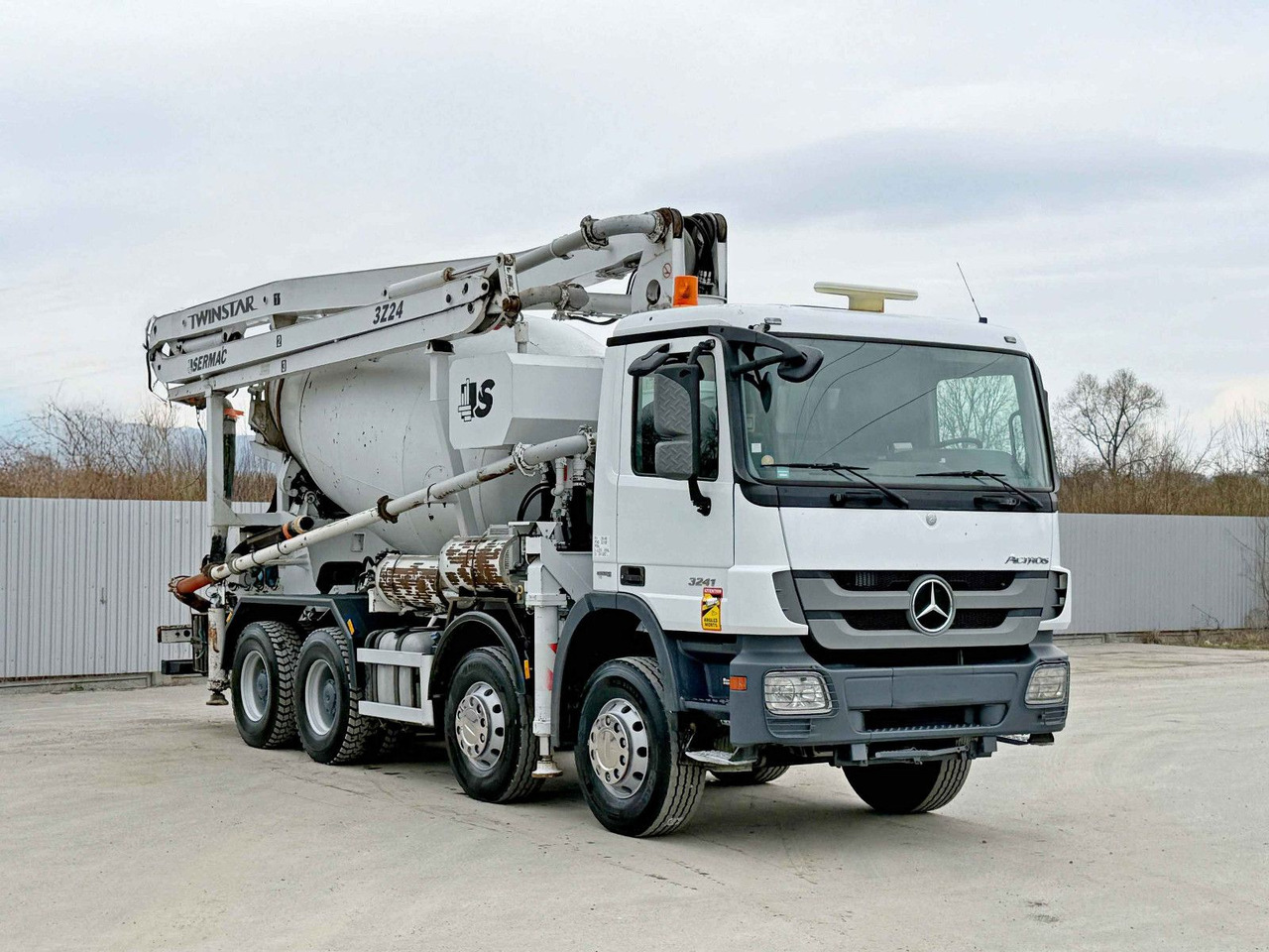 Mercedes-Benz ACTROS 3241 * Betonpumpe 24 m + FUNK / 8x4 - Pompë betoni: foto 1 Mercedes-Benz ACTROS 3241 * Betonpumpe 24 m + FUNK / 8x4 - Pompë betoni: foto 1