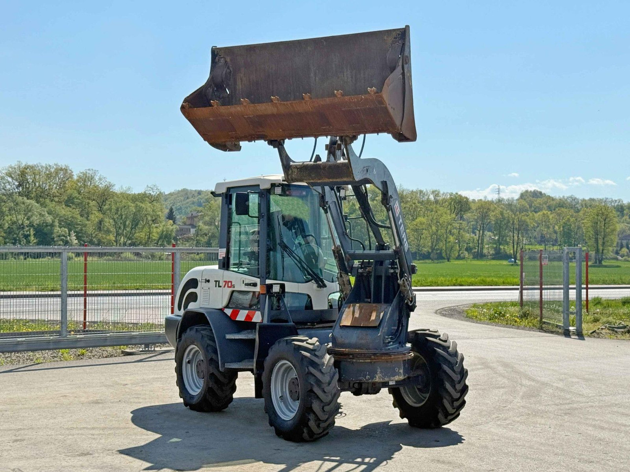 Neuson WACKER WL 50 * TOPZUSTAND Terex TL 70 s * RADLADER * 4x4 * TOPZUSTAND - Fadrom me goma: foto 4 Neuson WACKER WL 50 * TOPZUSTAND Terex TL 70 s * RADLADER * 4x4 * TOPZUSTAND - Fadrom me goma: foto 4