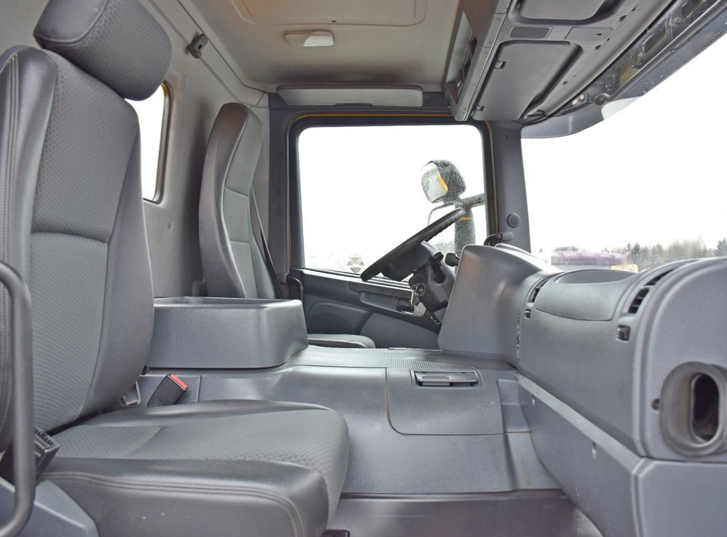 Interior photo 2: Kamion vetëshkarkues Scania P 410 Kipper 4,20m + BORDMATIC / TOPZUSTAND Scania P 280 Kipper 4,20m + BORDMATIC / TOPZUSTAND