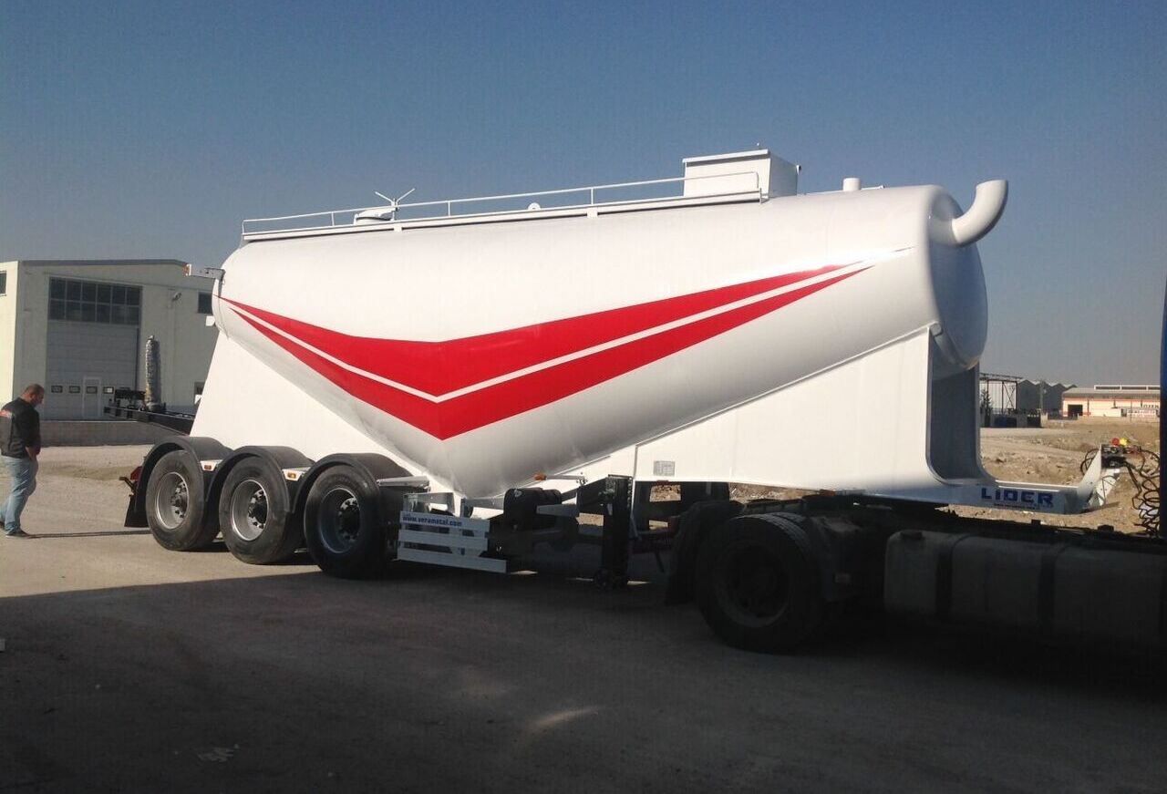 Gjysmë rimorkio me bot për transportimin e çimentos i ri LIDER 2022 year new Slurry Tanker Farmer Agriculture Field Tanker: foto 7