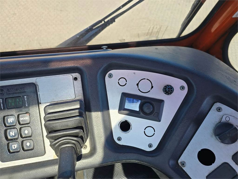 Traktor terminal Terberg YT182: foto 19