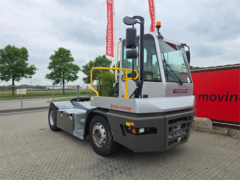Terberg YT223 - Traktor terminal: foto 1 Terberg YT223 - Traktor terminal: foto 1