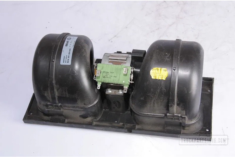 DAF 1672646 Kachel ventilator DAF XF - Ngrohja/ Ventilimi për Kamioni: foto 1 DAF 1672646 Kachel ventilator DAF XF - Ngrohja/ Ventilimi për Kamioni: foto 1