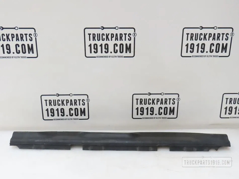 Volvo 23030550 Radiateur - Radiatori për Kamioni: foto 1 Volvo 23030550 Radiateur - Radiatori për Kamioni: foto 1