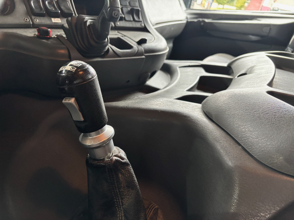 SCANIA P124CB8x4 - Autobetoniere: foto 5 SCANIA P124CB8x4 - Autobetoniere: foto 5