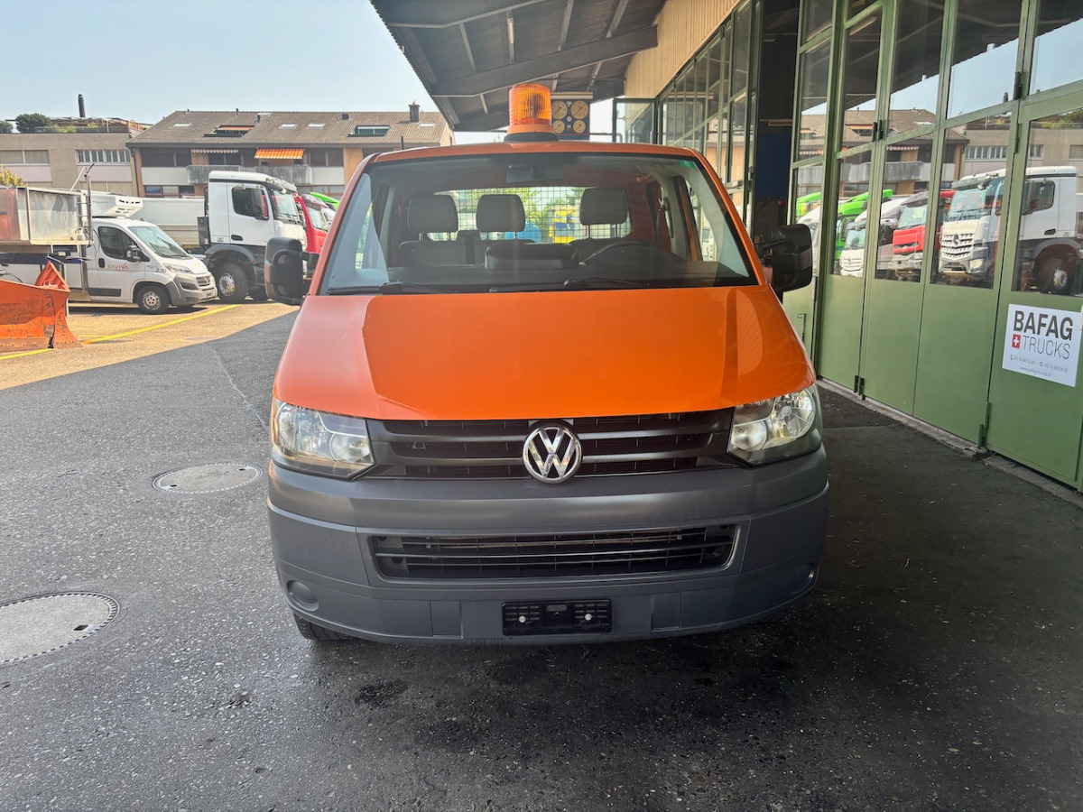 VW T5 Transporter - Kamioncine me karroceri: foto 2 VW T5 Transporter - Kamioncine me karroceri: foto 2
