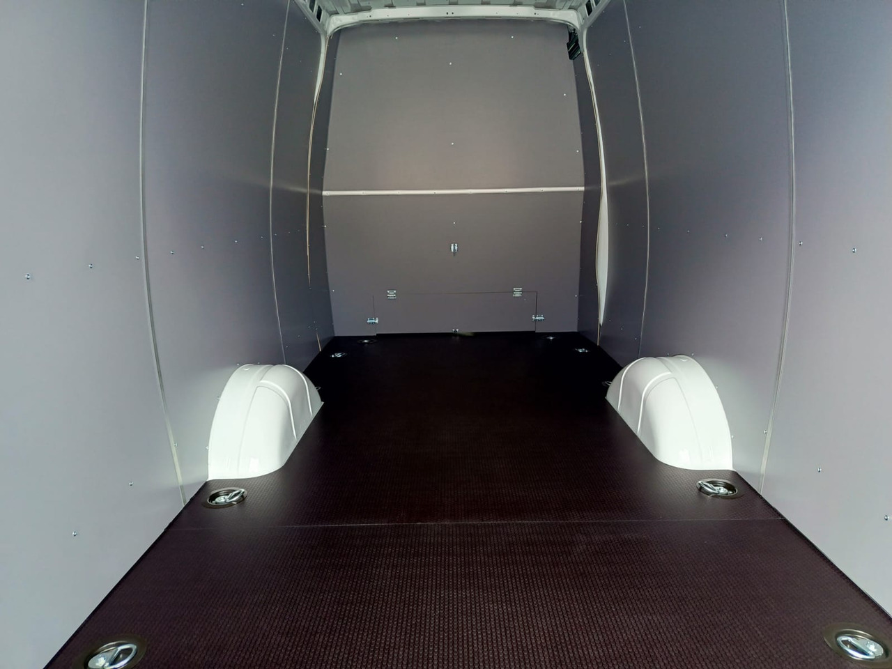 IVECO Daily 35 180 7-Sitzer - Furgon pasagjerësh, Kamioncine dopio kabinë: foto 3 IVECO Daily 35 180 7-Sitzer - Furgon pasagjerësh, Kamioncine dopio kabinë: foto 3