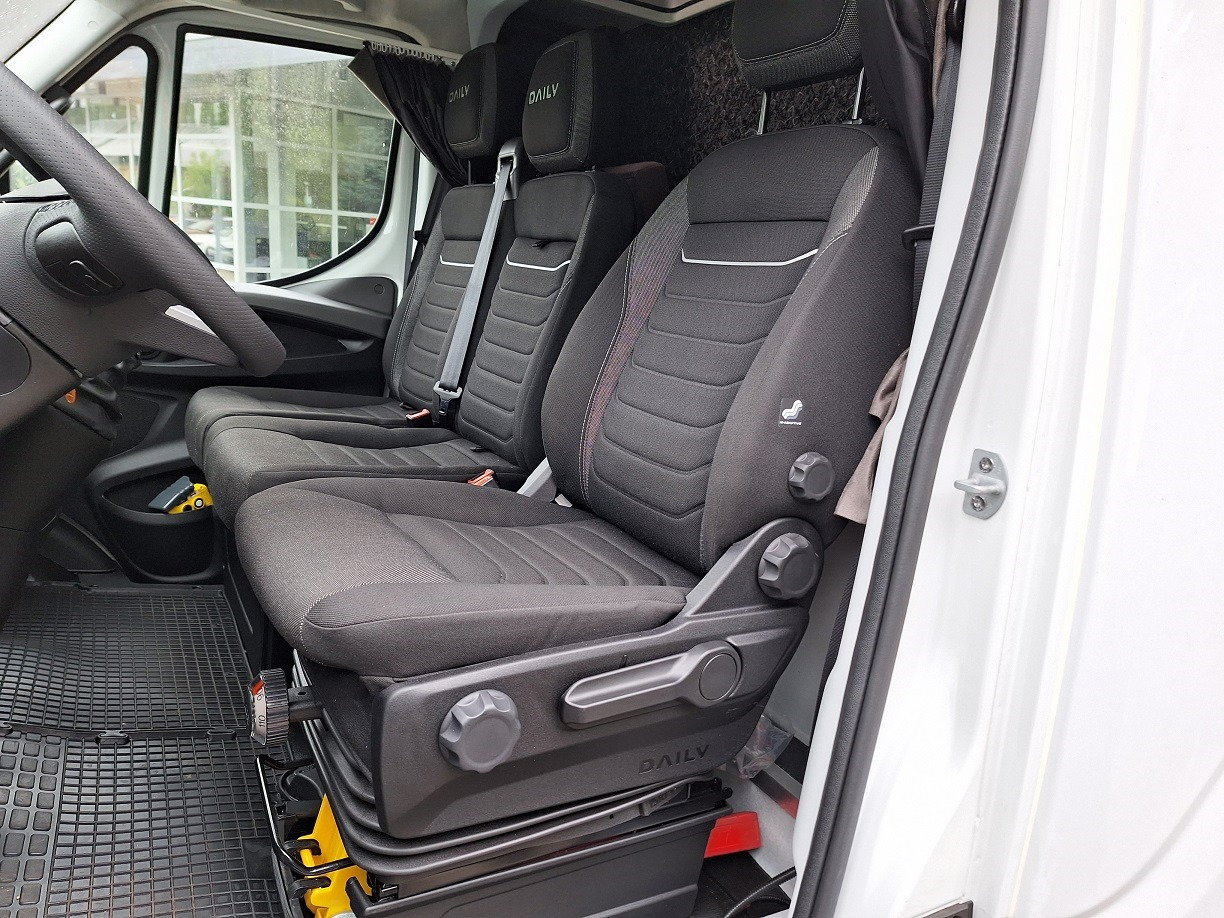 Iveco Daily 70C18A8 Backsleeper  BÄR - Kamioncine me tendë: foto 3 Iveco Daily 70C18A8 Backsleeper  BÄR - Kamioncine me tendë: foto 3