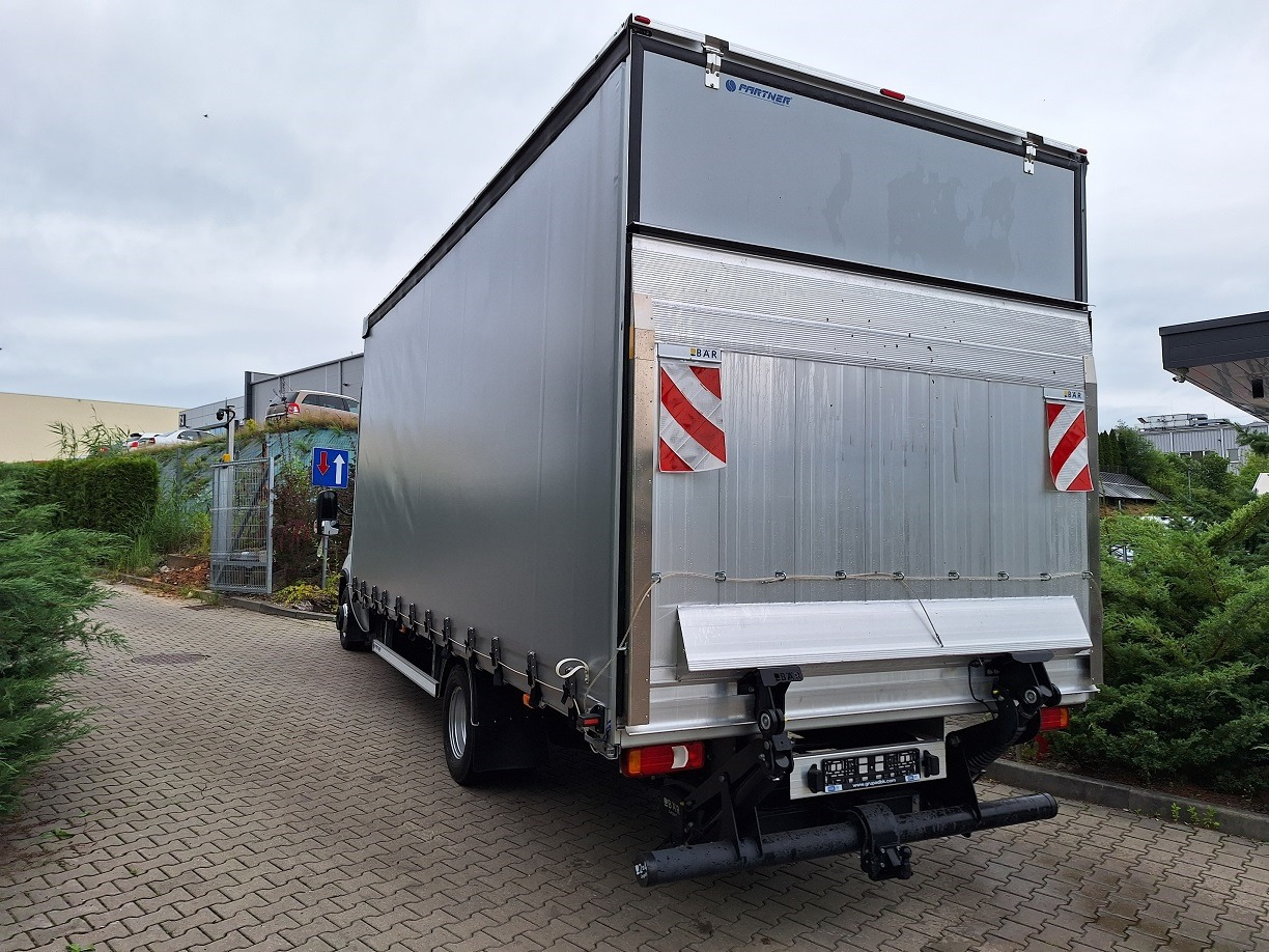 Iveco Daily 70C18A8 Backsleeper  BÄR - Kamioncine me tendë: foto 2 Iveco Daily 70C18A8 Backsleeper  BÄR - Kamioncine me tendë: foto 2