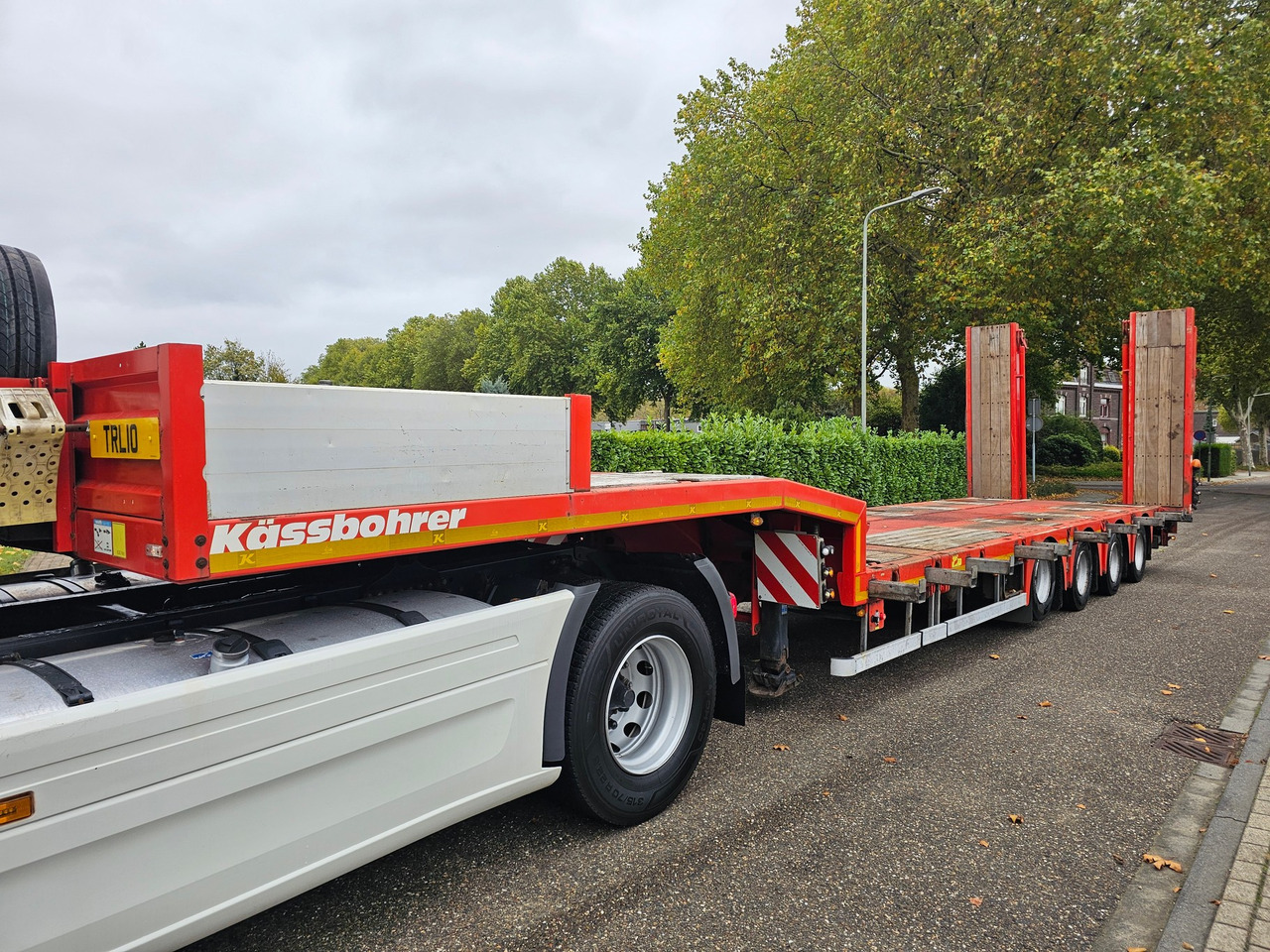 Kaessbohrer LB4E With Hydraulic Flip Ramps - Gjysmë rimorkio me plan ngarkimi të ulët: foto 4 Kaessbohrer LB4E With Hydraulic Flip Ramps - Gjysmë rimorkio me plan ngarkimi të ulët: foto 4