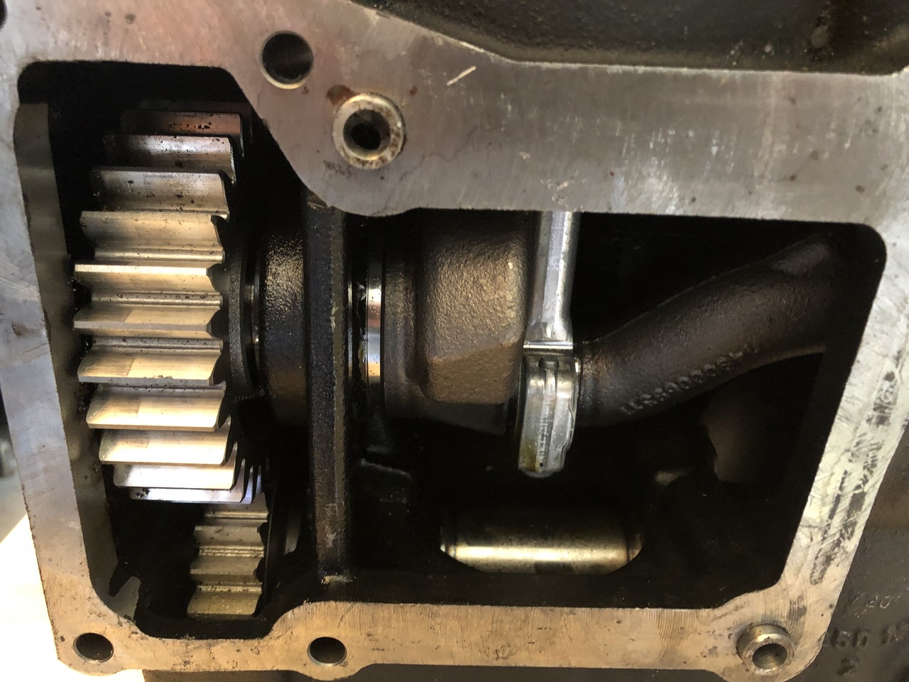 AIR COMPRESSOR MAN TGA 2 CYLINDERS MAN TGA - Kompresori i ajrit të frenave për Kamioni: foto 3 AIR COMPRESSOR MAN TGA 2 CYLINDERS MAN TGA - Kompresori i ajrit të frenave për Kamioni: foto 3