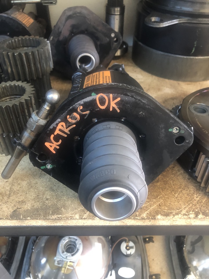 MERCEDES-BENZ ACTROS MP4 CLUTCH BOOSTER - Cilindër freksioni për Kamioni: foto 1 MERCEDES-BENZ ACTROS MP4 CLUTCH BOOSTER - Cilindër freksioni për Kamioni: foto 1