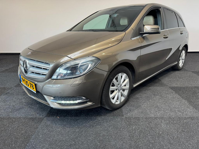 Mercedes-Benz B-Klasse 180 automaat Leer B 180 Ambition 5 Automaat wit Leer - Veturë: foto 2 Mercedes-Benz B-Klasse 180 automaat Leer B 180 Ambition 5 Automaat wit Leer - Veturë: foto 2