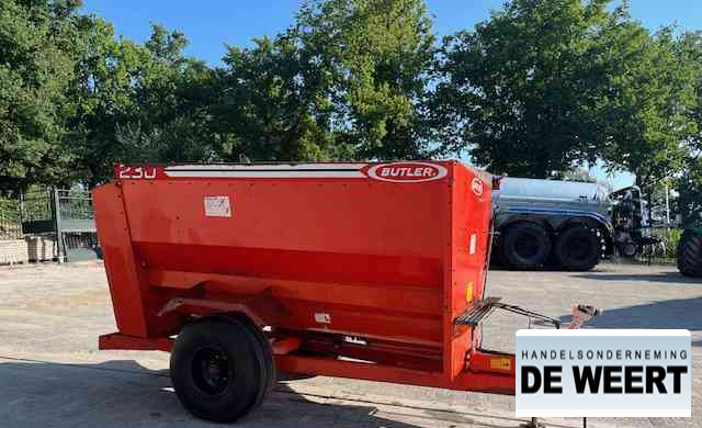 Butler 230 feedwagon - Vagon për përzierjen e foragjereve: foto 3 Butler 230 feedwagon - Vagon për përzierjen e foragjereve: foto 3