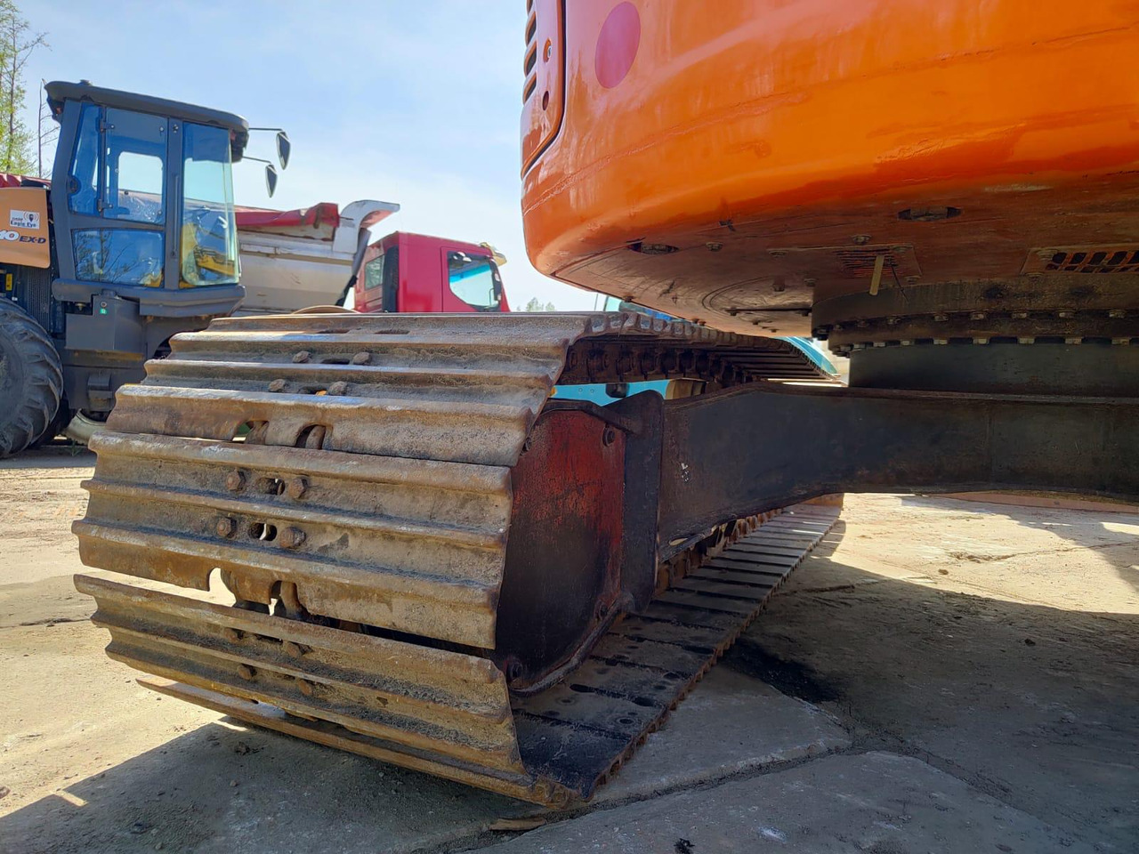 DOOSAN DX140LCR-3 - Ekskavator me zinxhirë: foto 4 DOOSAN DX140LCR-3 - Ekskavator me zinxhirë: foto 4