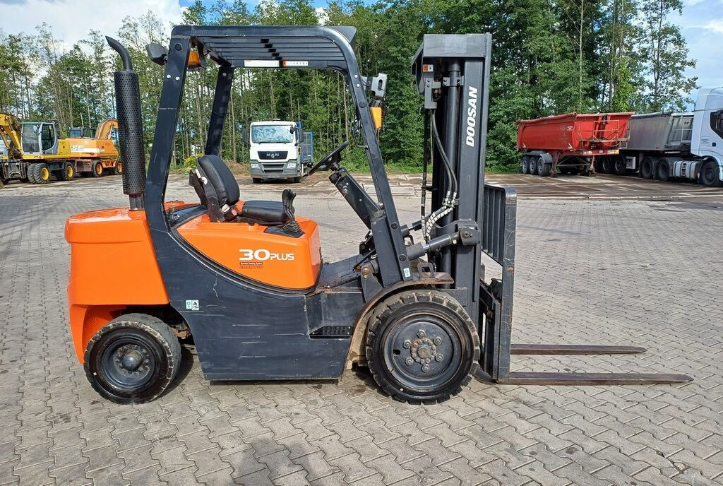 Doosan D30 GP PLUS - Pirun më naftë: foto 3 Doosan D30 GP PLUS - Pirun më naftë: foto 3