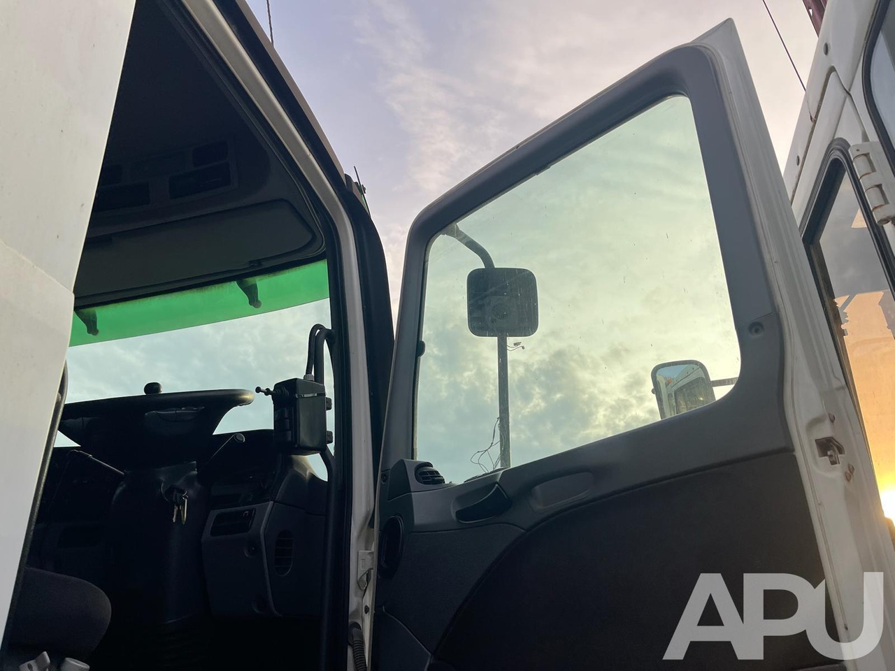 Mercedes-Benz Actros 2531L - Makinë fshirëse për rrugët: foto 3 Mercedes-Benz Actros 2531L - Makinë fshirëse për rrugët: foto 3