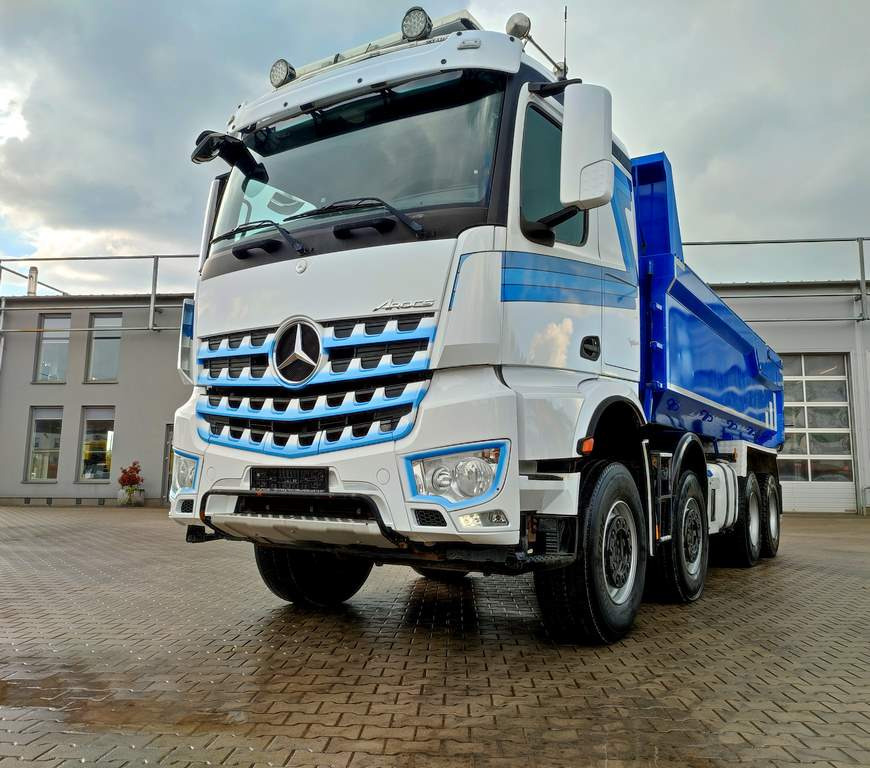 Mercedes-Benz Arocs 4151 - Kamion vetëshkarkues: foto 2 Mercedes-Benz Arocs 4151 - Kamion vetëshkarkues: foto 2