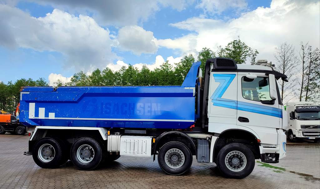 Mercedes-Benz Arocs 4151 - Kamion vetëshkarkues: foto 5 Mercedes-Benz Arocs 4151 - Kamion vetëshkarkues: foto 5