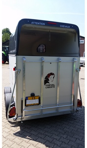 CHEVAL Liberte Gold Aluline + zadelkamer - Rimorkio për kuaj: foto 4 CHEVAL Liberte Gold Aluline + zadelkamer - Rimorkio për kuaj: foto 4