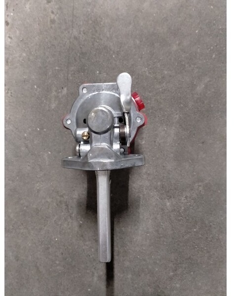 Case brandstof opvoerpomp - Pompa e karburantit për Makineri bujqësore: foto 3 Case brandstof opvoerpomp - Pompa e karburantit për Makineri bujqësore: foto 3