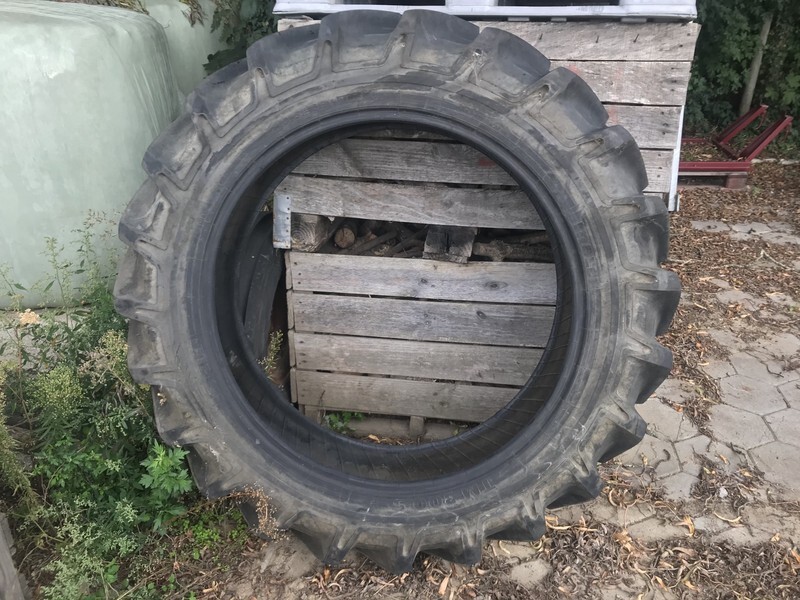 Pirelli 13.6R38 losse band - Gomë për Makineri bujqësore: foto 1 Pirelli 13.6R38 losse band - Gomë për Makineri bujqësore: foto 1