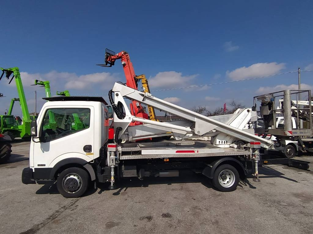 Multitel HX200 - Platformë ajrore e montuar në kamion: foto 1 Multitel HX200 - Platformë ajrore e montuar në kamion: foto 1