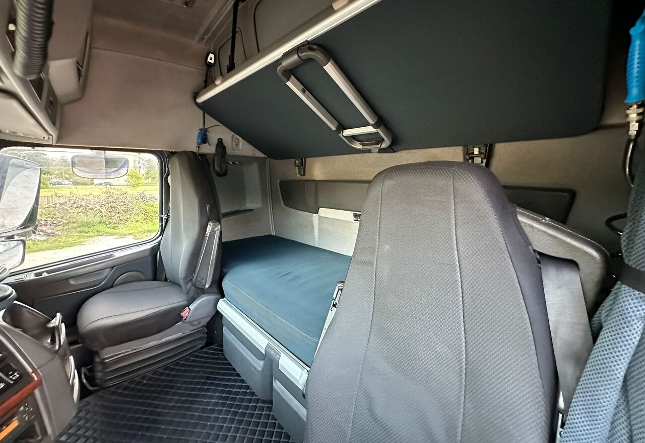 Gjysmë-kamion Volvo FH 500: foto 11